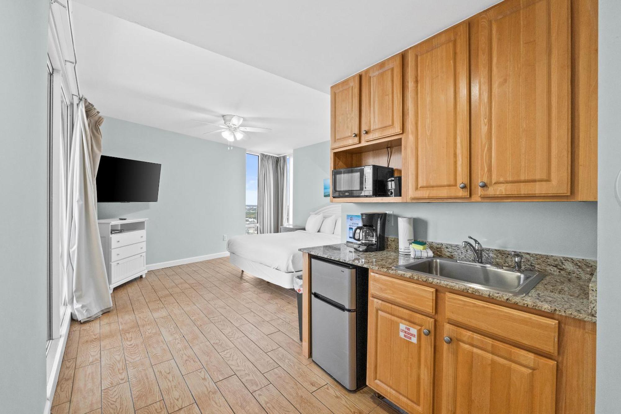 Splash Beach Resort By Panhandle Getaways Panama City Beach Room photo