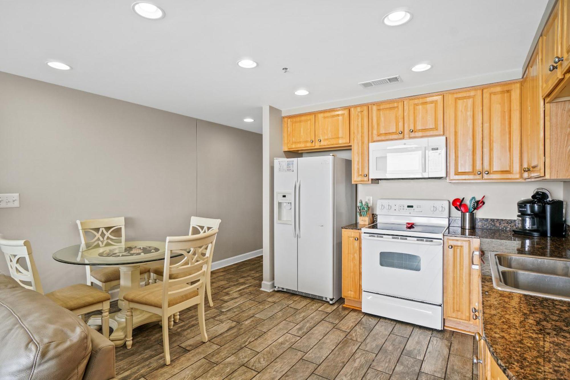 Splash Beach Resort By Panhandle Getaways Panama City Beach Room photo